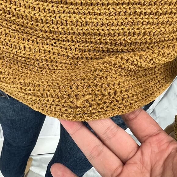 American Eagle MEDIUM Womens Yellow Knit Soft Long Sleeve V Neck Crop Sweater - Picture 5 of 9